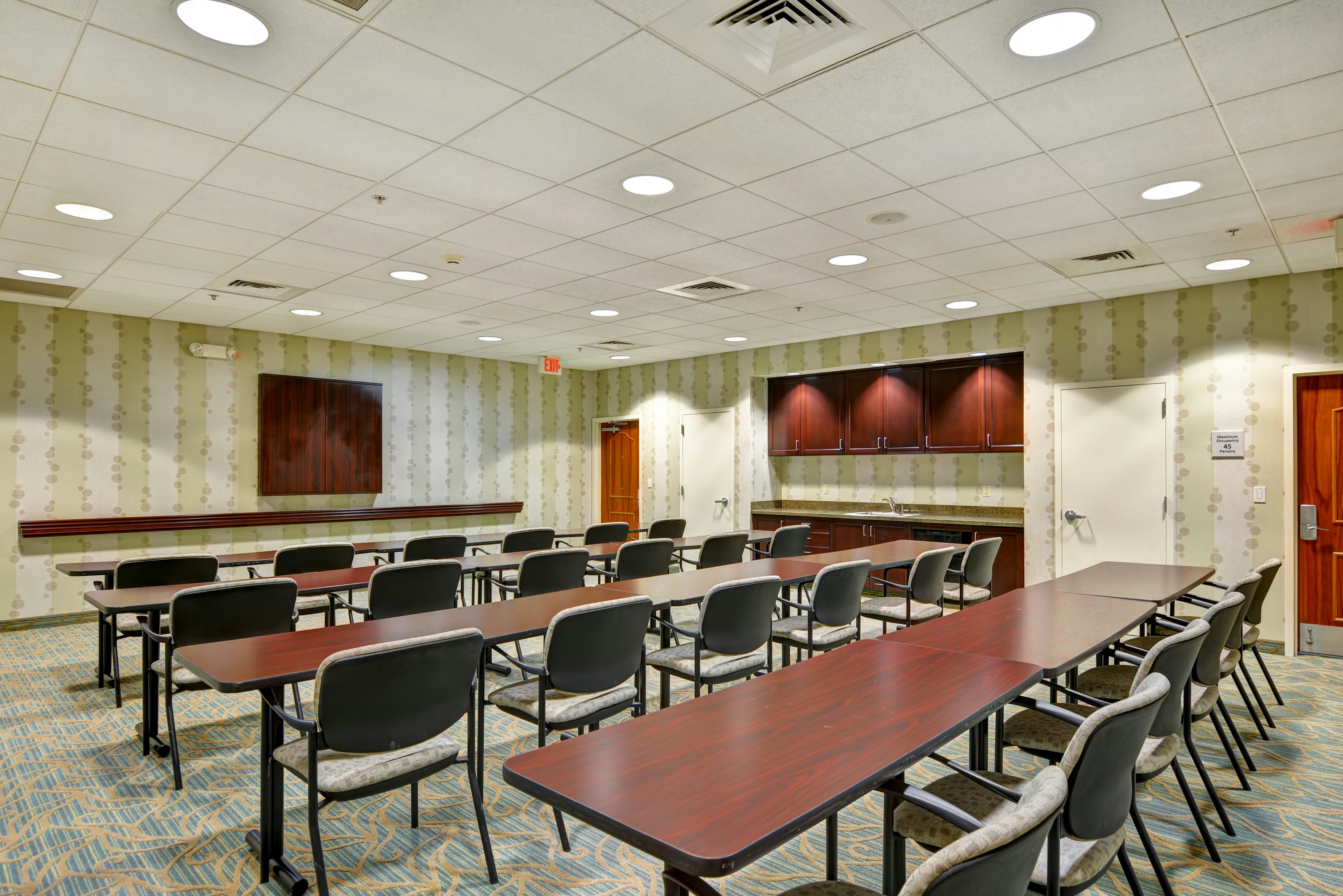 Hampton Inn and Suites Wilkes-Barre Scranton 26/34