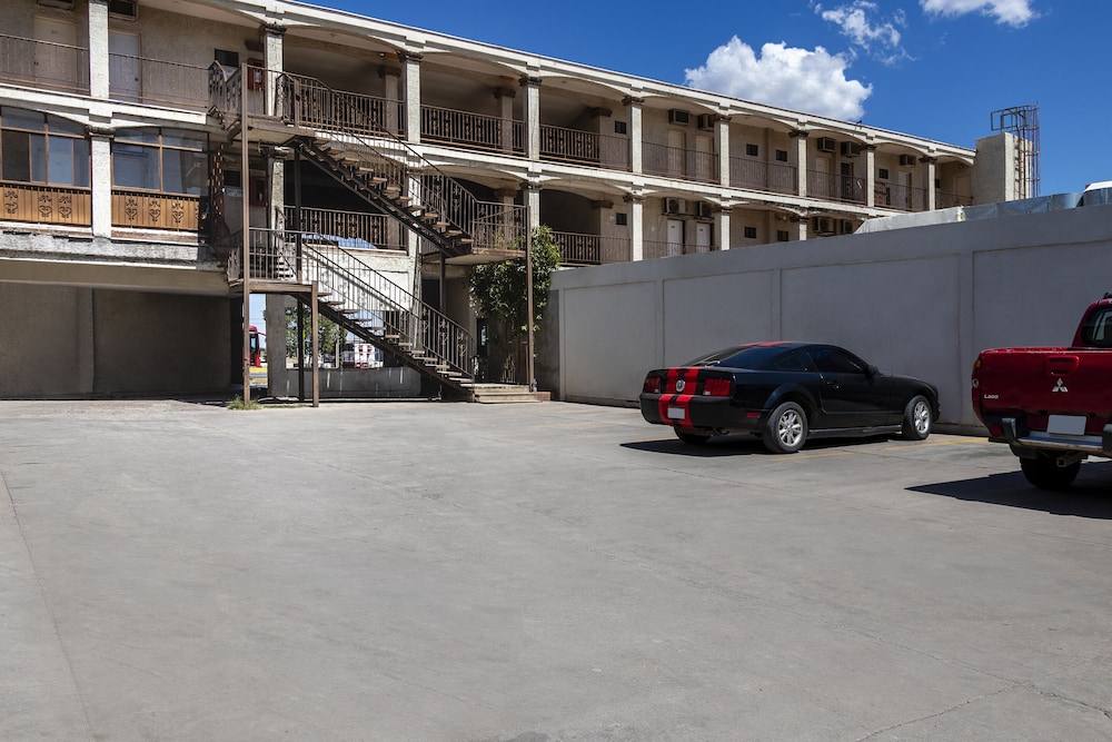 OYO Hotel Real Del Sur, Estadio Chihuahua 43/49