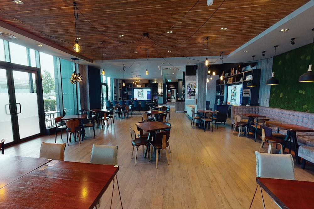 Village Hotel Solihull 46/64