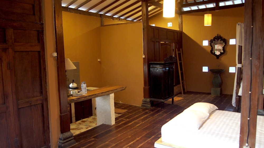 The Riverside Javanese Cottages 19/45