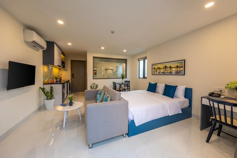 1 BEDROOM, DELUXE, DOUBLE BED, CITY VIEW, BALCONY