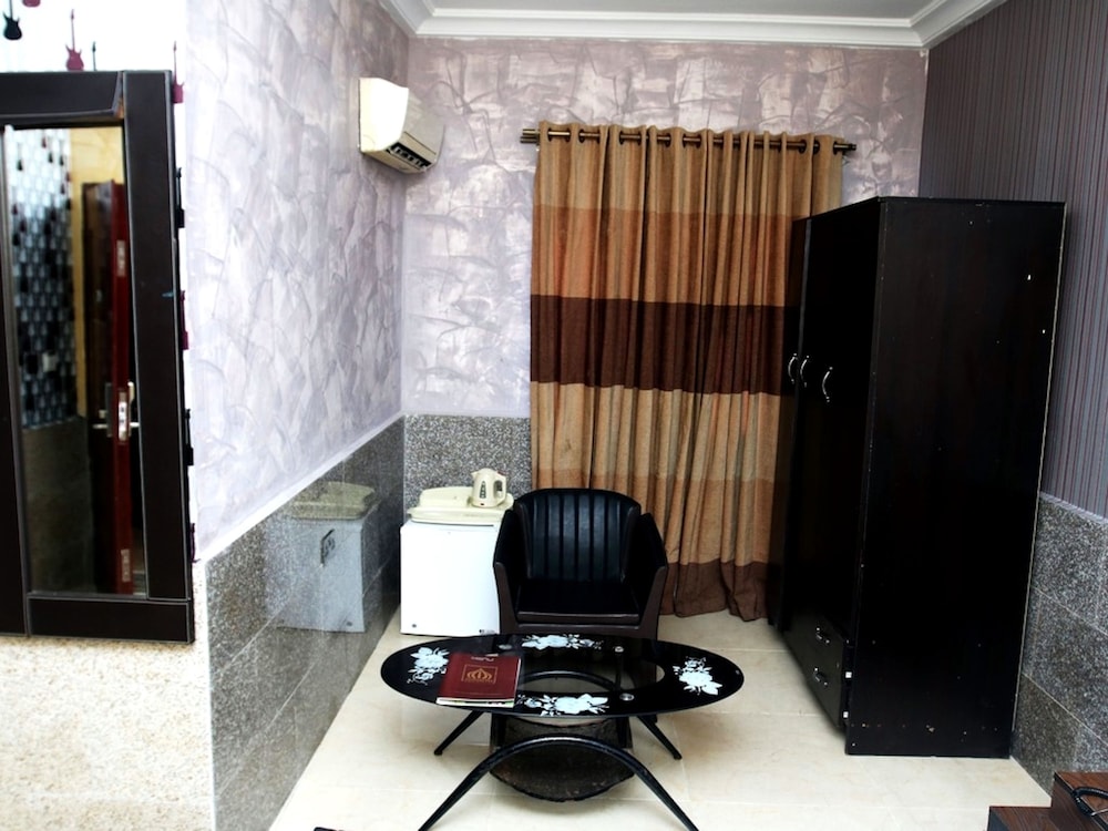 Jonaith Hotels & Suites 25/29