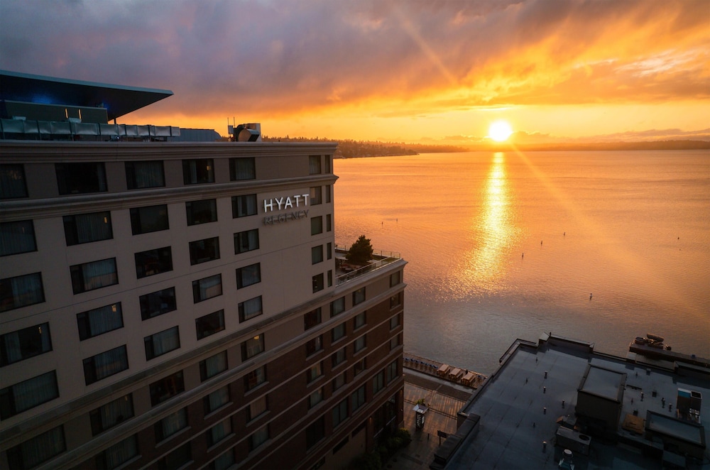 Hyatt Regency Lake Washington 5/50