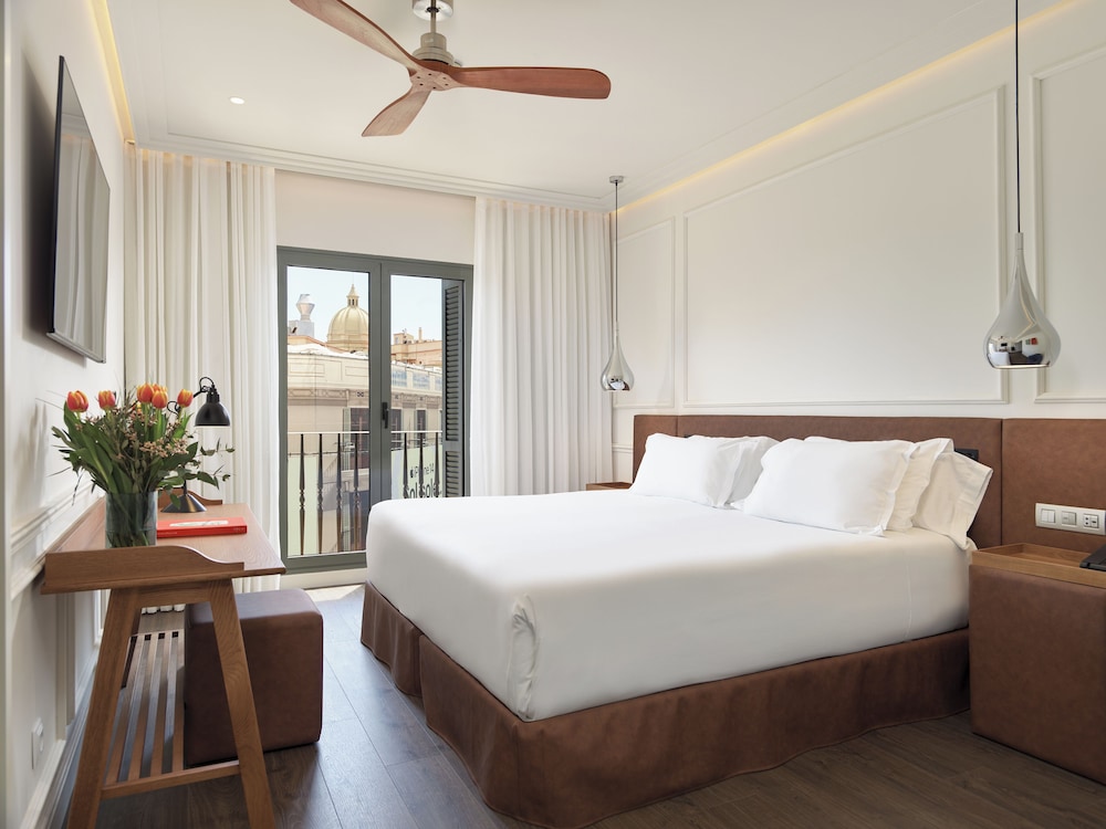DELUXE, DOUBLE BED, BALCONY