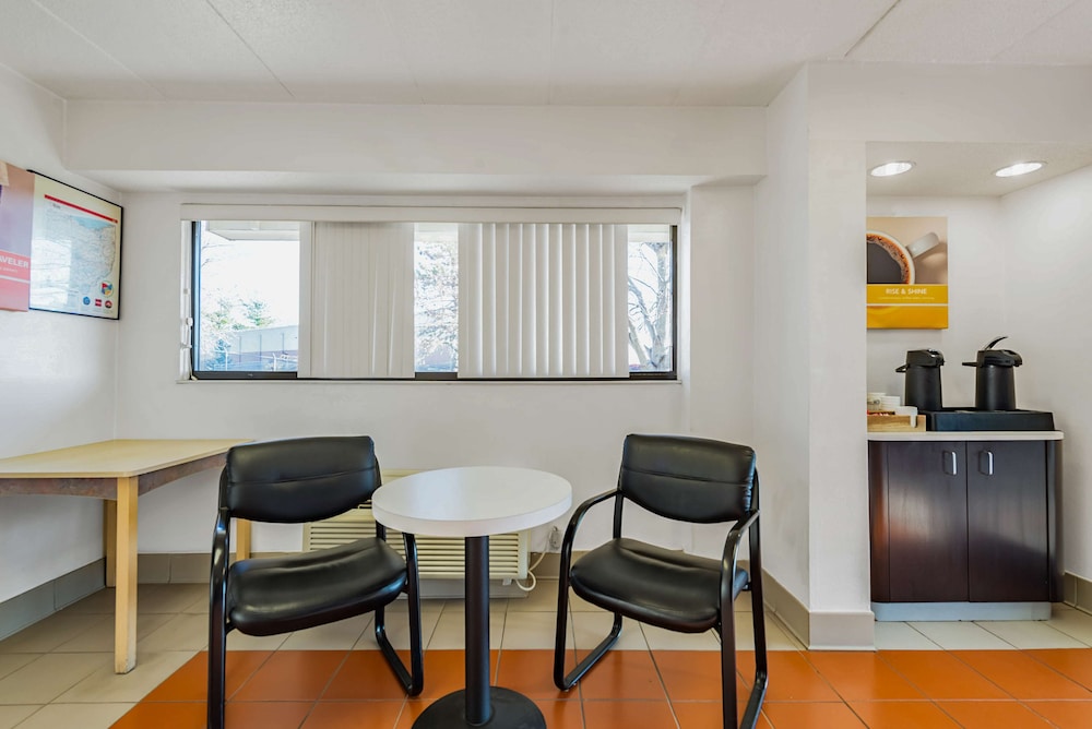 Days Inn by Wyndham Cincinnati I-71 24/28