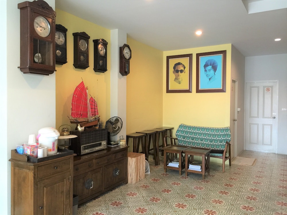 Double Ninth Friendly Boutique Hotel 12/18