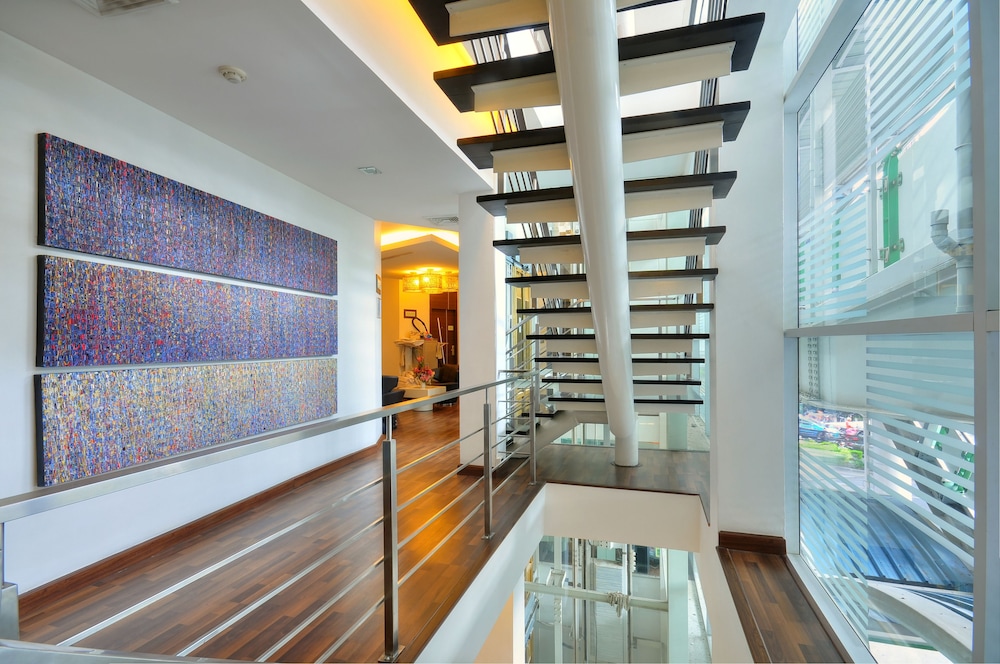 S Sukhumvit Suites Hotel 41/57