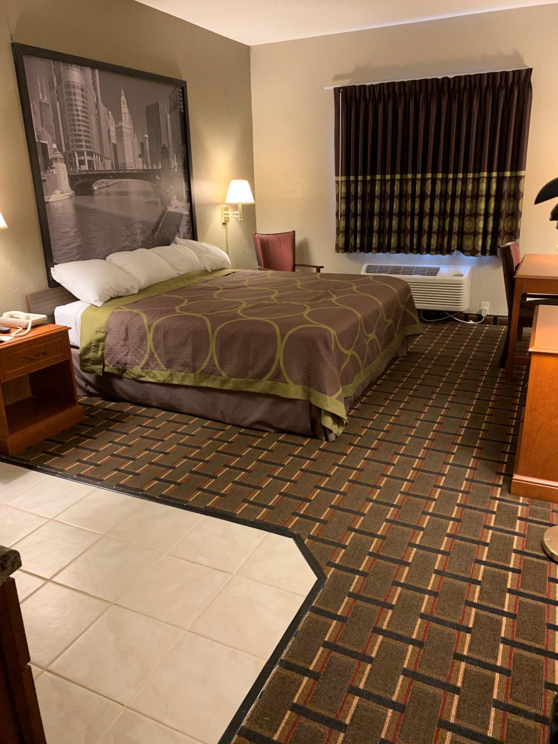 Suite, King Bed, Kitchenette
