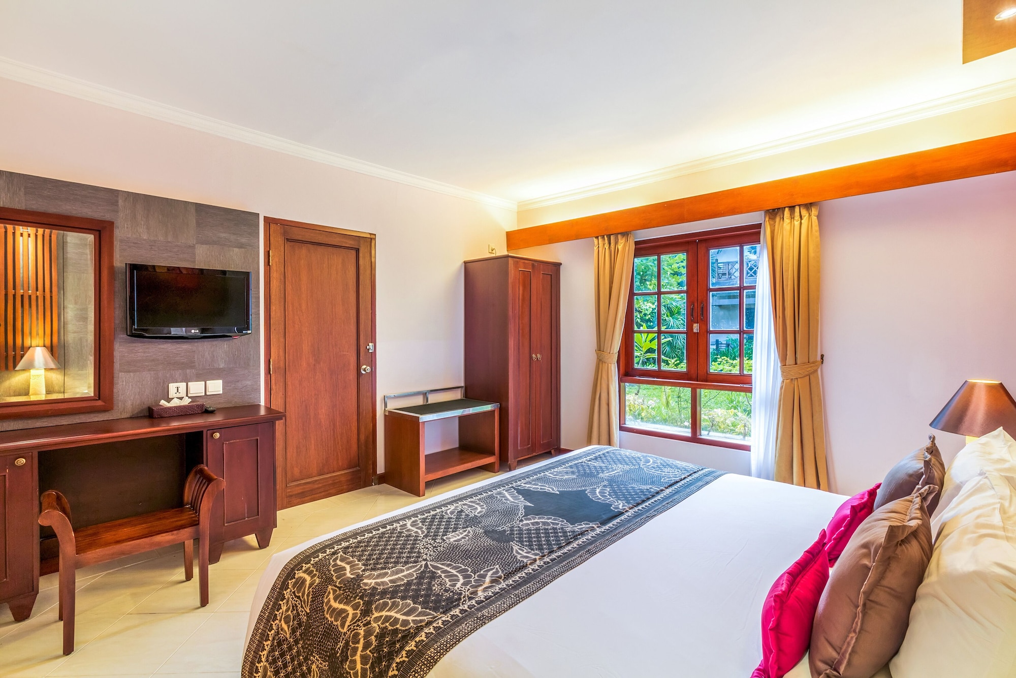 1 BEDROOM, JUNIOR SUITE