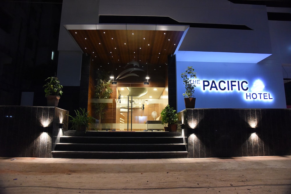THE PACIFIC HOTEL 4/40