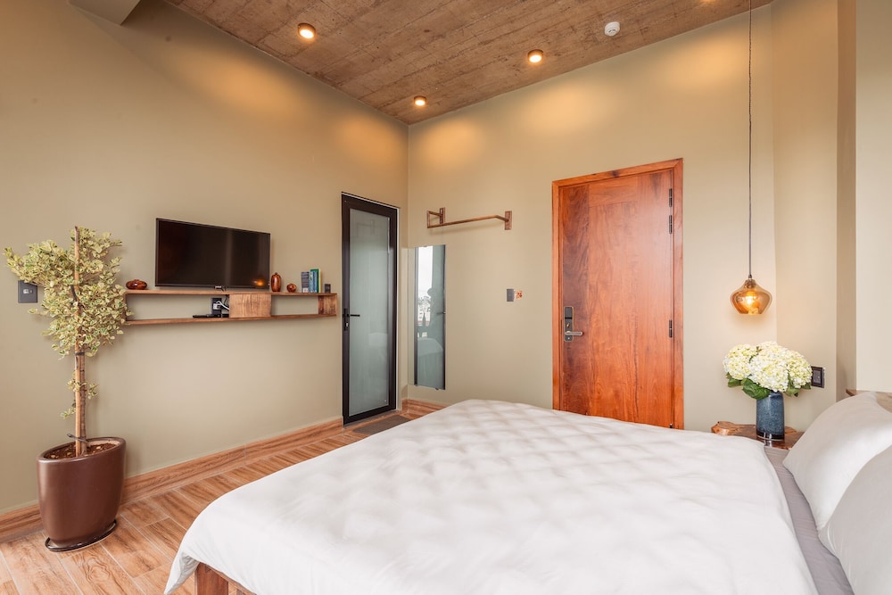 SUPERIOR, DOUBLE BED