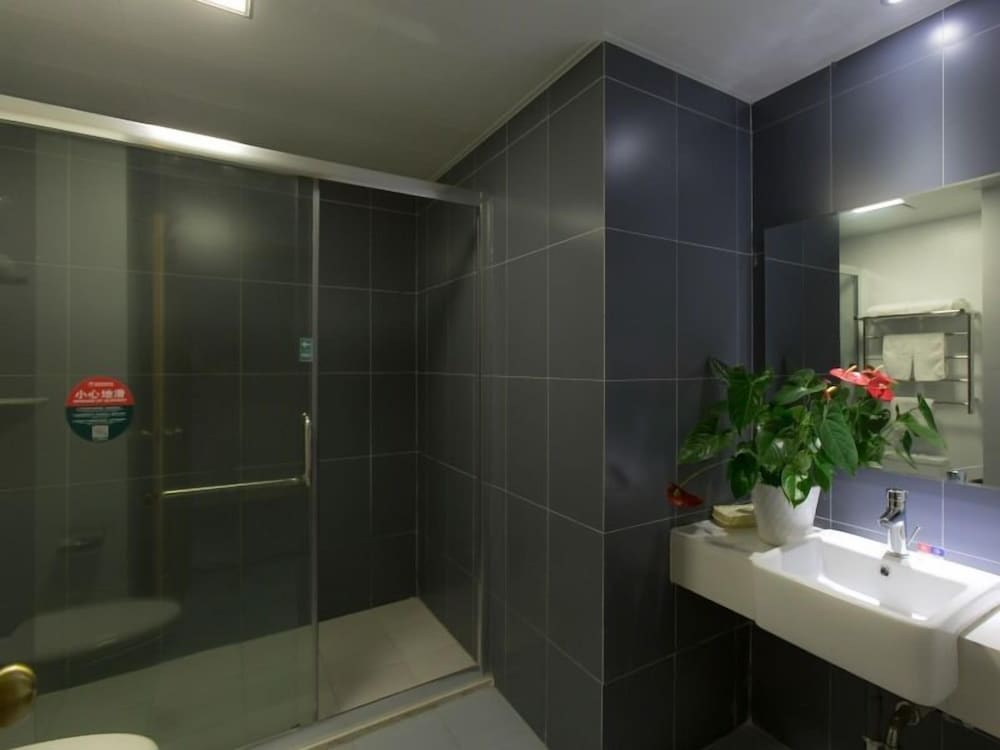 GreenTree Inn XuZhou JiaWang District Express Hotel 18/18