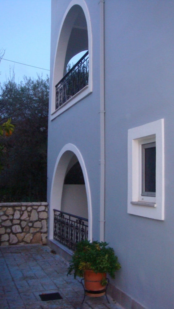 Delphin Rooms Sivota 3/50