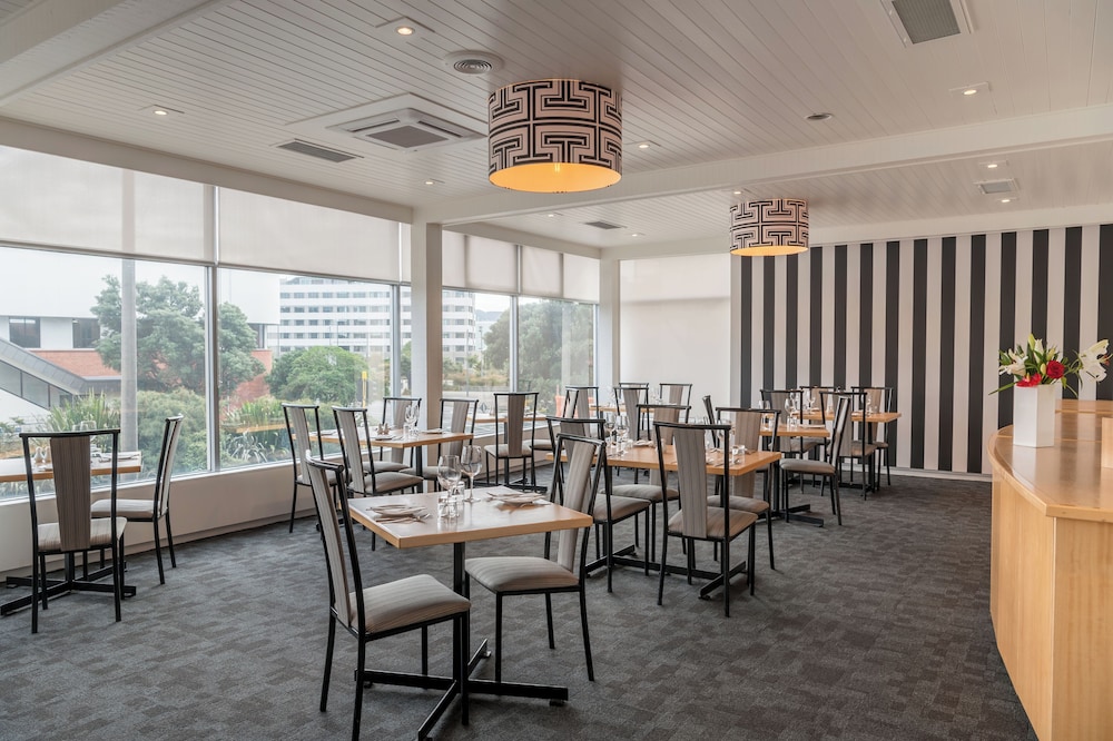 Bay Plaza Hotel 25/40