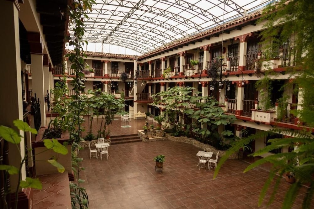 D Monica Hotel 45/45