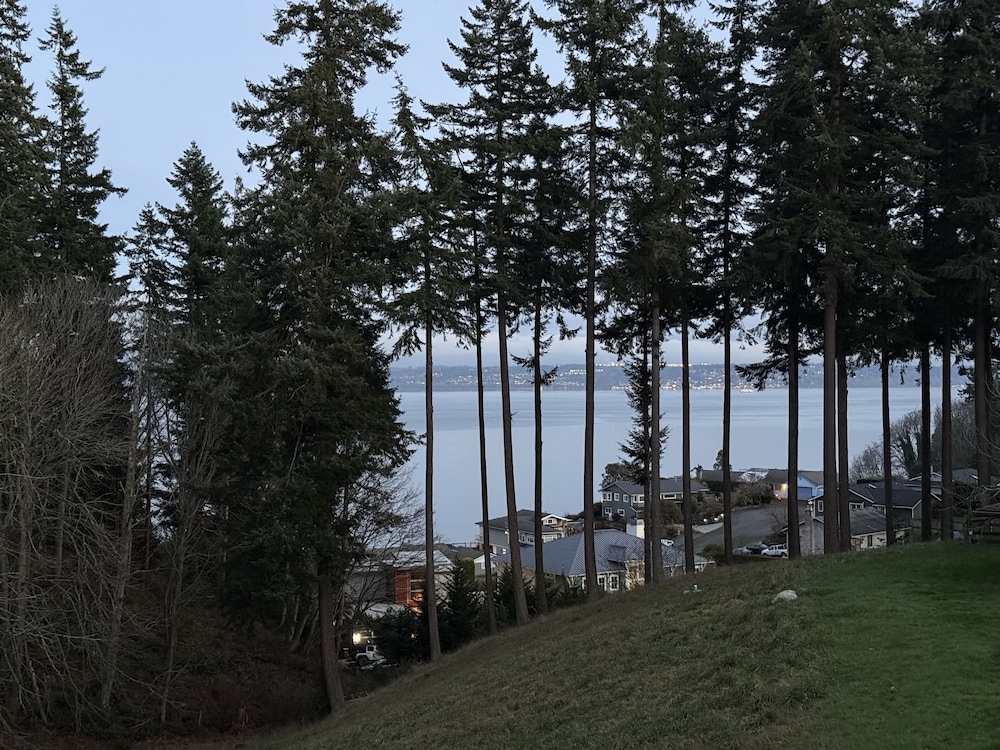 Comforts of Whidbey 28/34