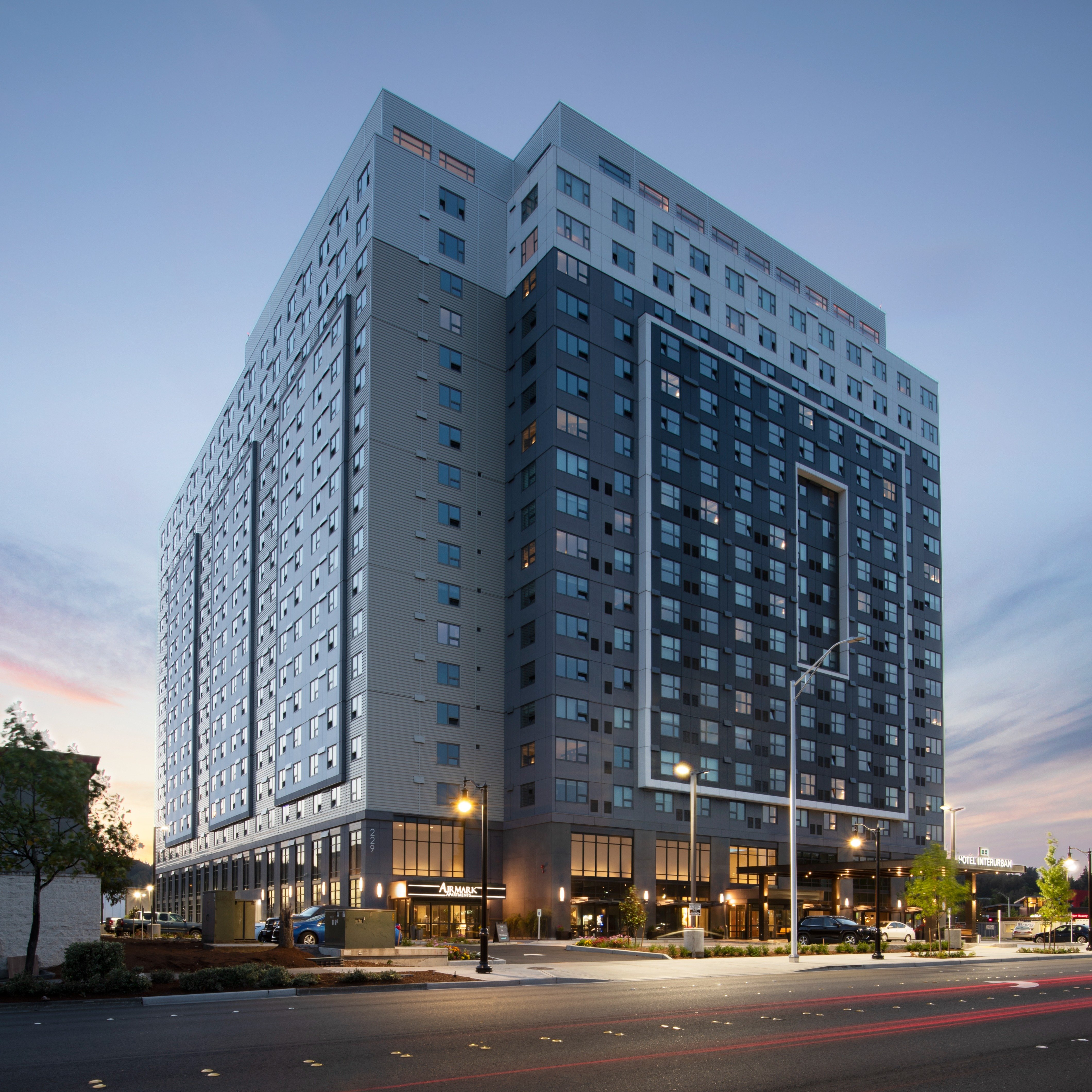 Hotel Interurban Seattle Tukwila, Tapestry by Hilton 2/35