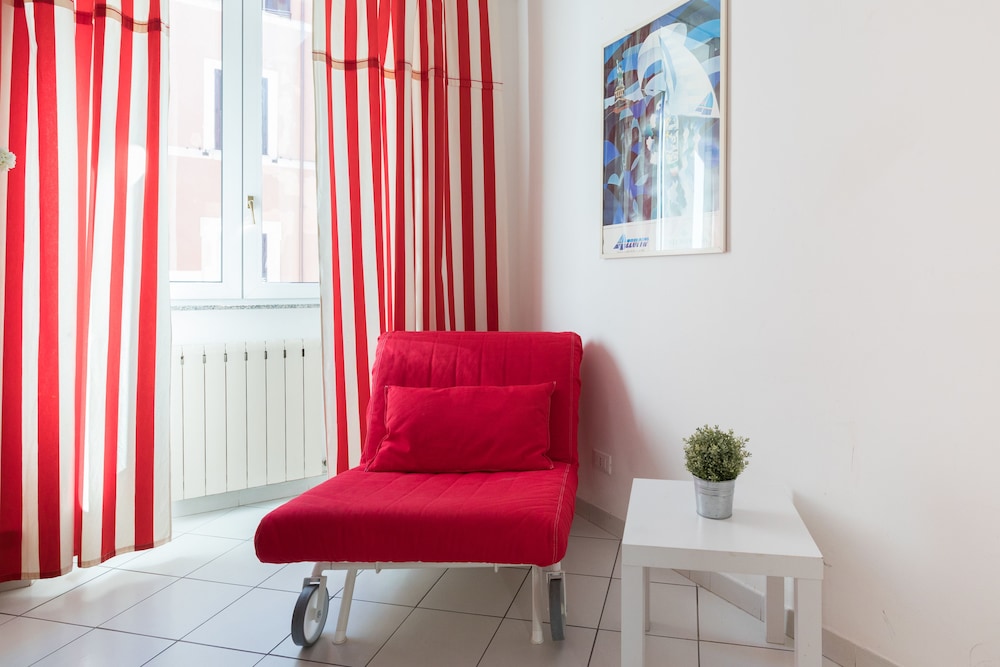 B&B Piazza Fratti 49/69