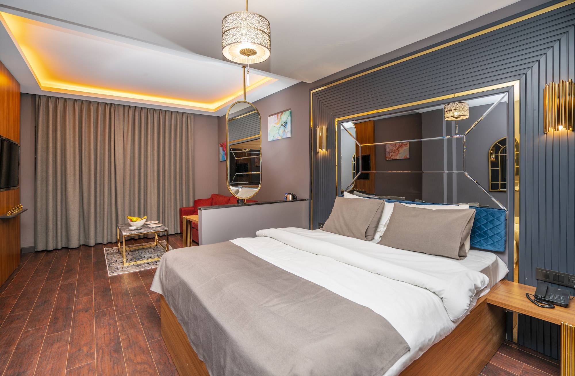 1 BEDROOM, DELUXE