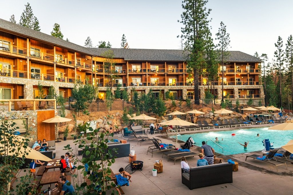 Rush Creek Lodge at Yosemite 20/23