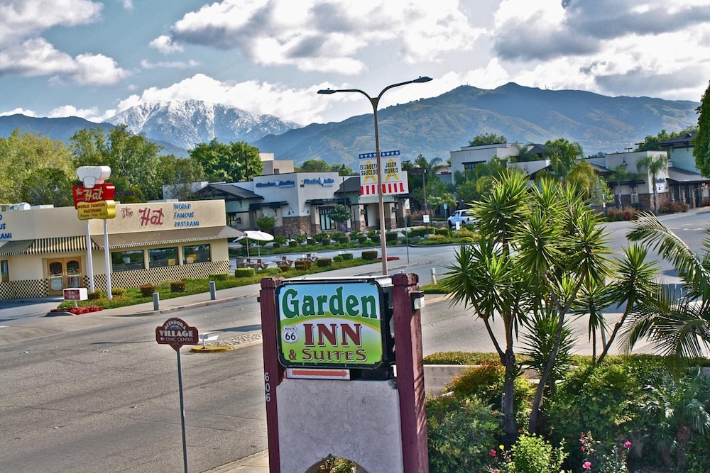 Garden Inn Suites 49/55