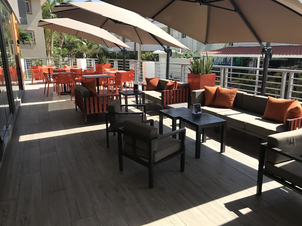 Ducassi Suites Rooftop Pool Beach Spa 43/76