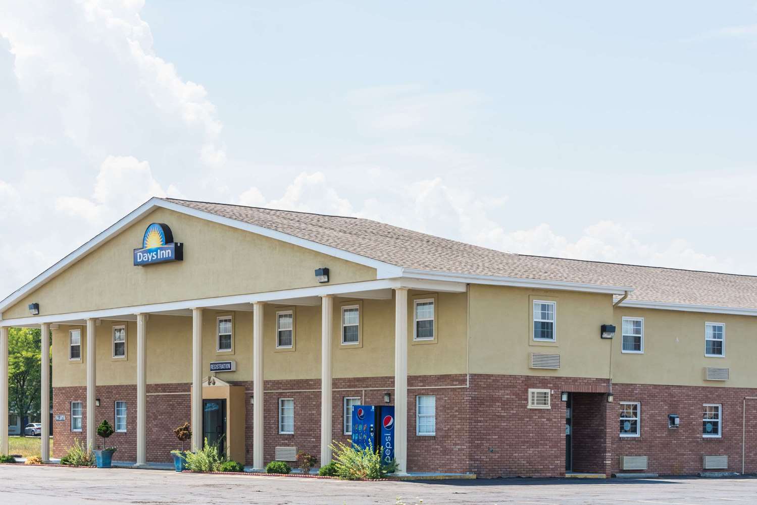 Days Inn By Wyndham Amherst 2/11
