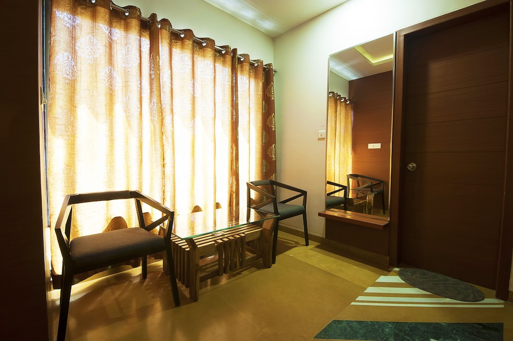 Uddhav Vilas Hotel 35/46