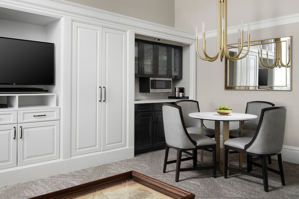 Marriott Vacation Club Pulse at Custom House, Boston 40/45