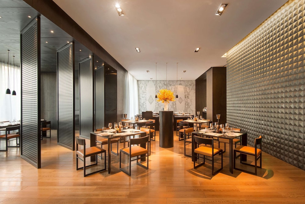 Hyatt Regency Wuhan Optics Valley 43/57