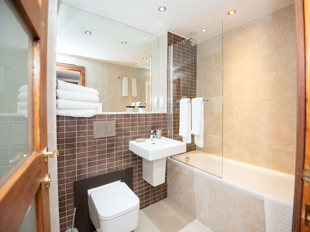 Livin Serviced Apartments 64/68