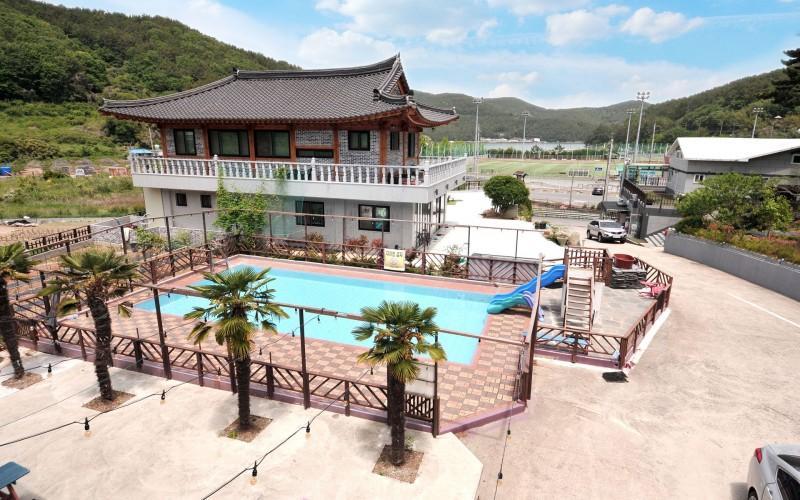 Tongyeong Happy Sea Pension 13/22