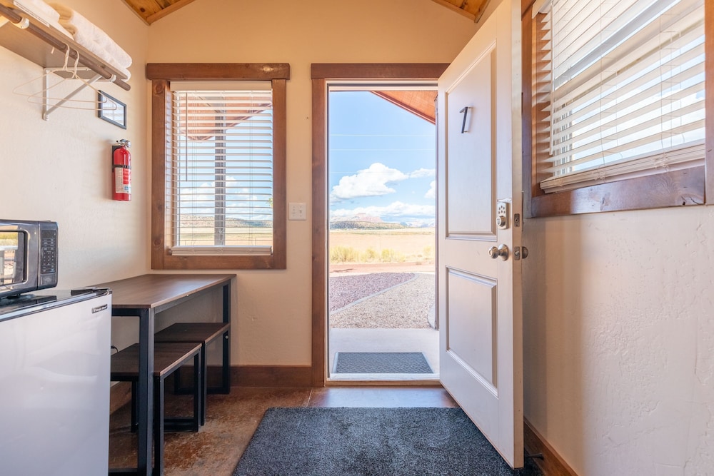 Gooseberry Lodges 18/79