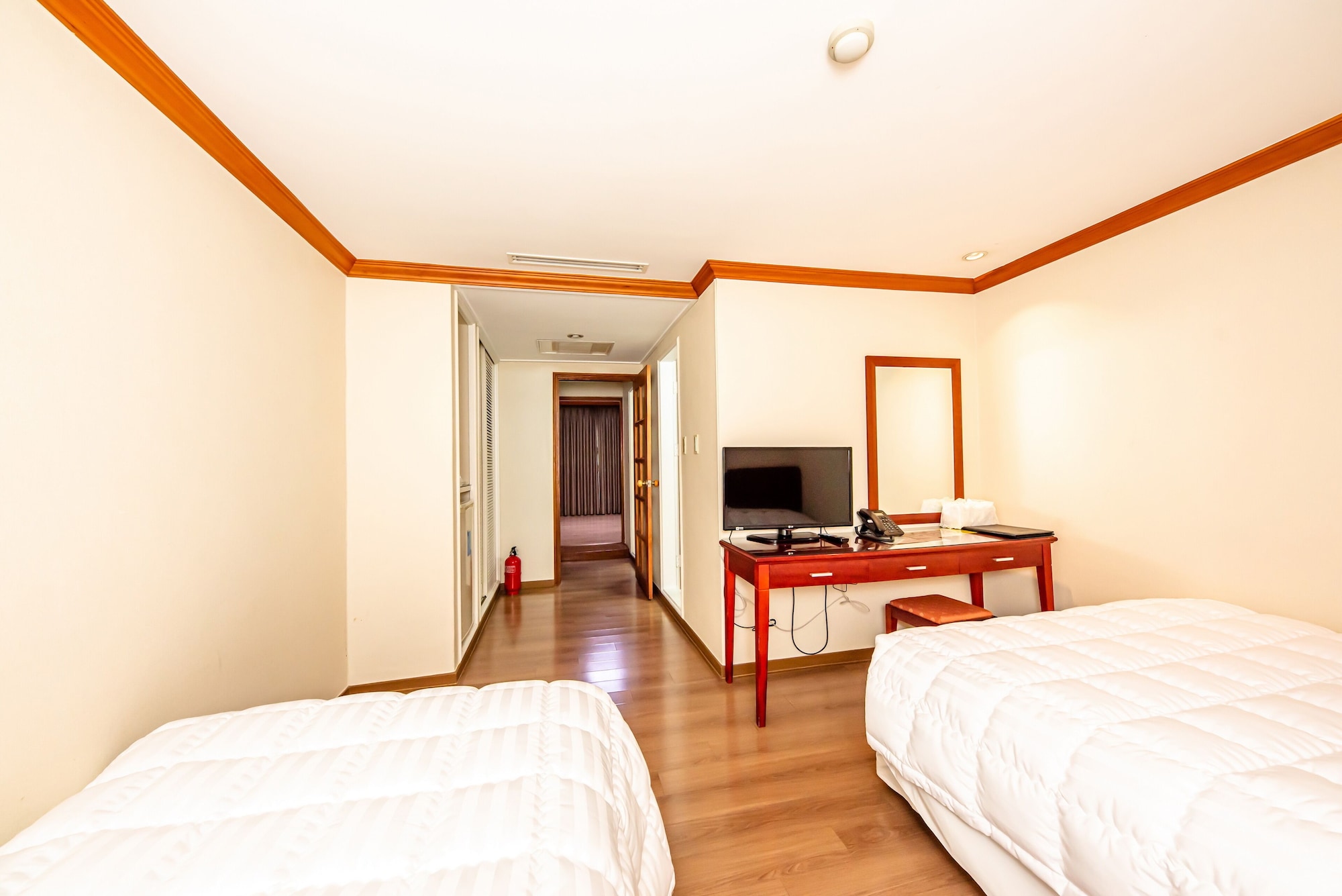 ONDOL, FAMILY SUITE