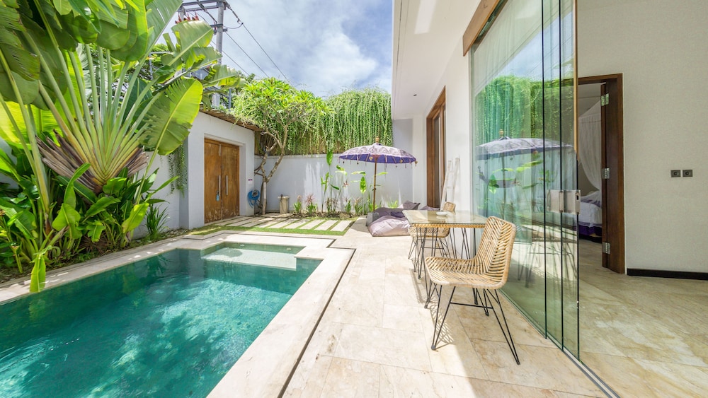 ANEMA VILLA SEMINYAK 64/73