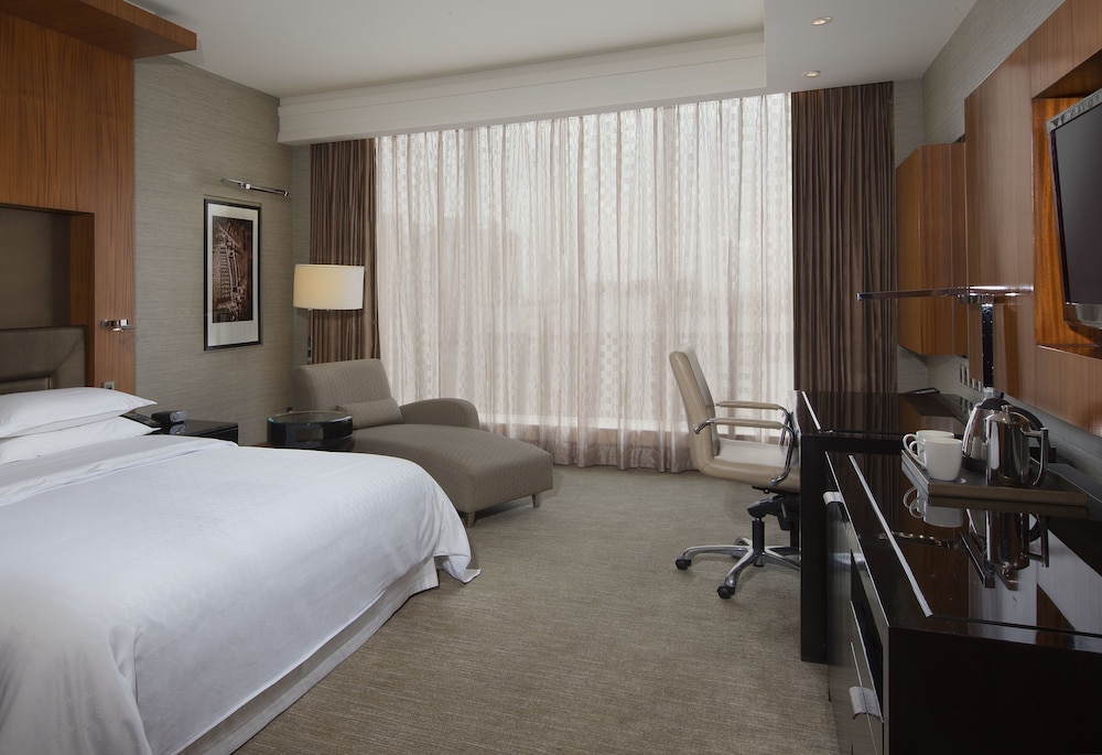 غرفة كلوب بسرير كينج، Sheraton Grand Bangalore Hotel At Brigade Gateway 5/7