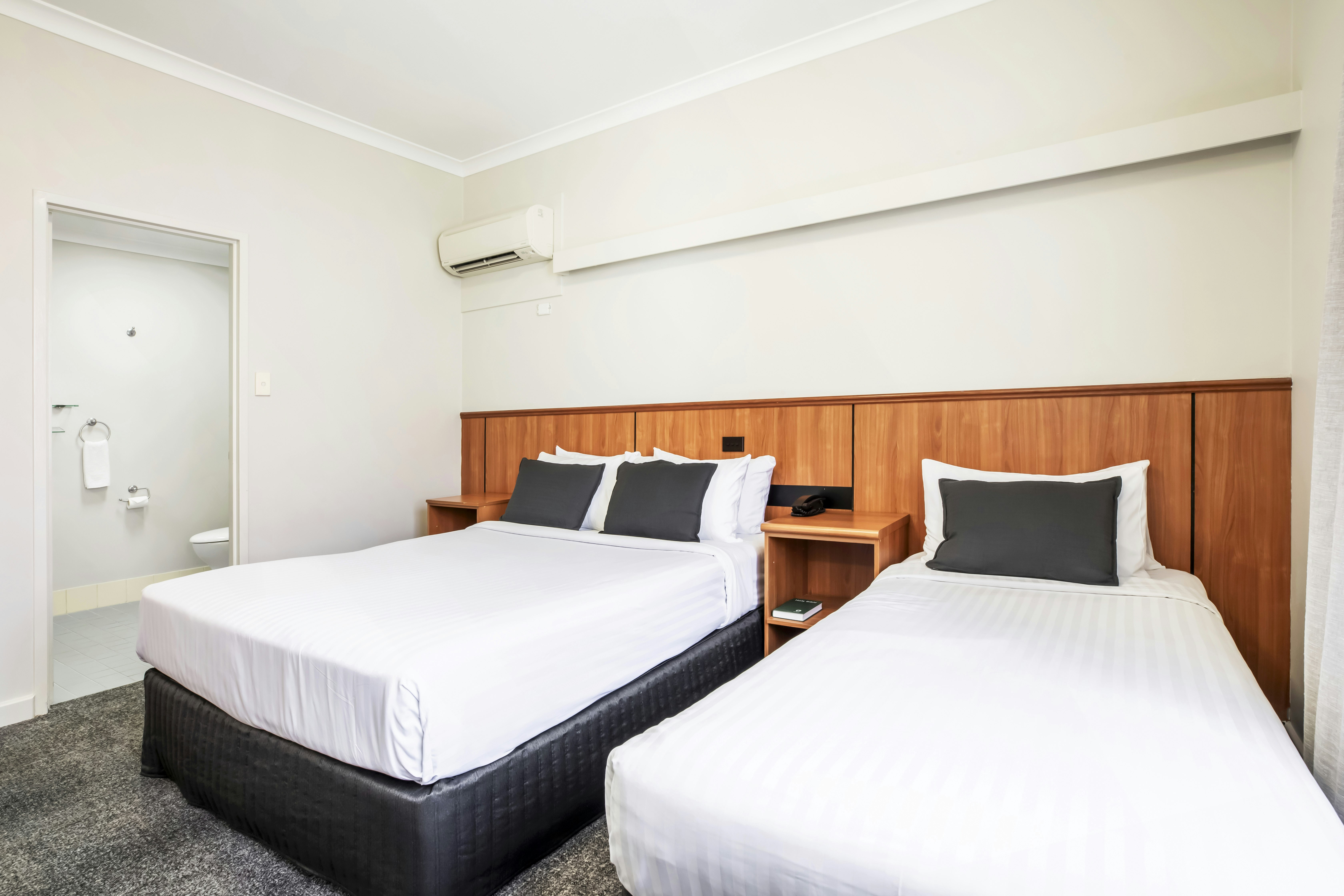 Metro Hotel Perth City 12/38