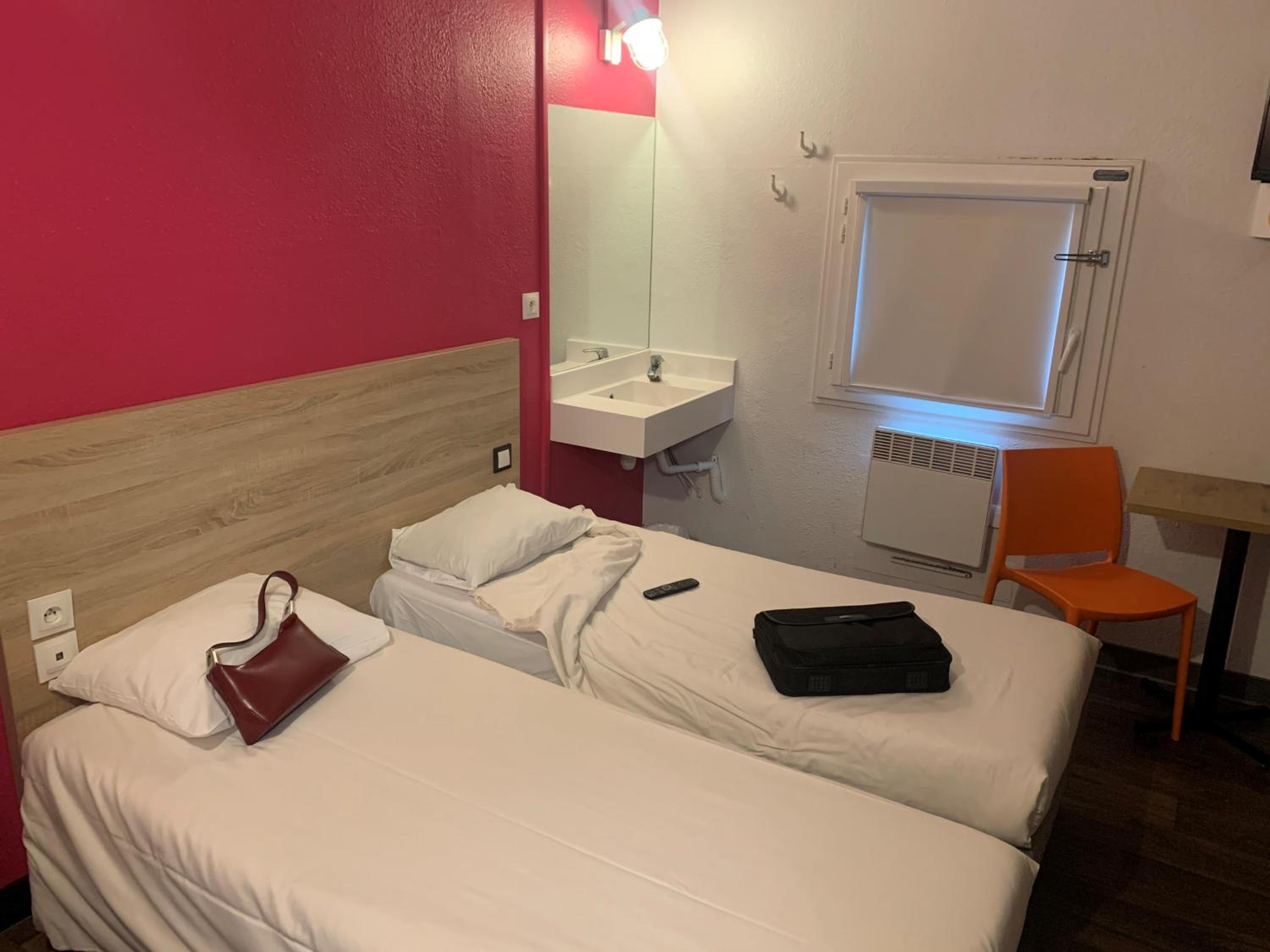 Car, Shared Bathroom