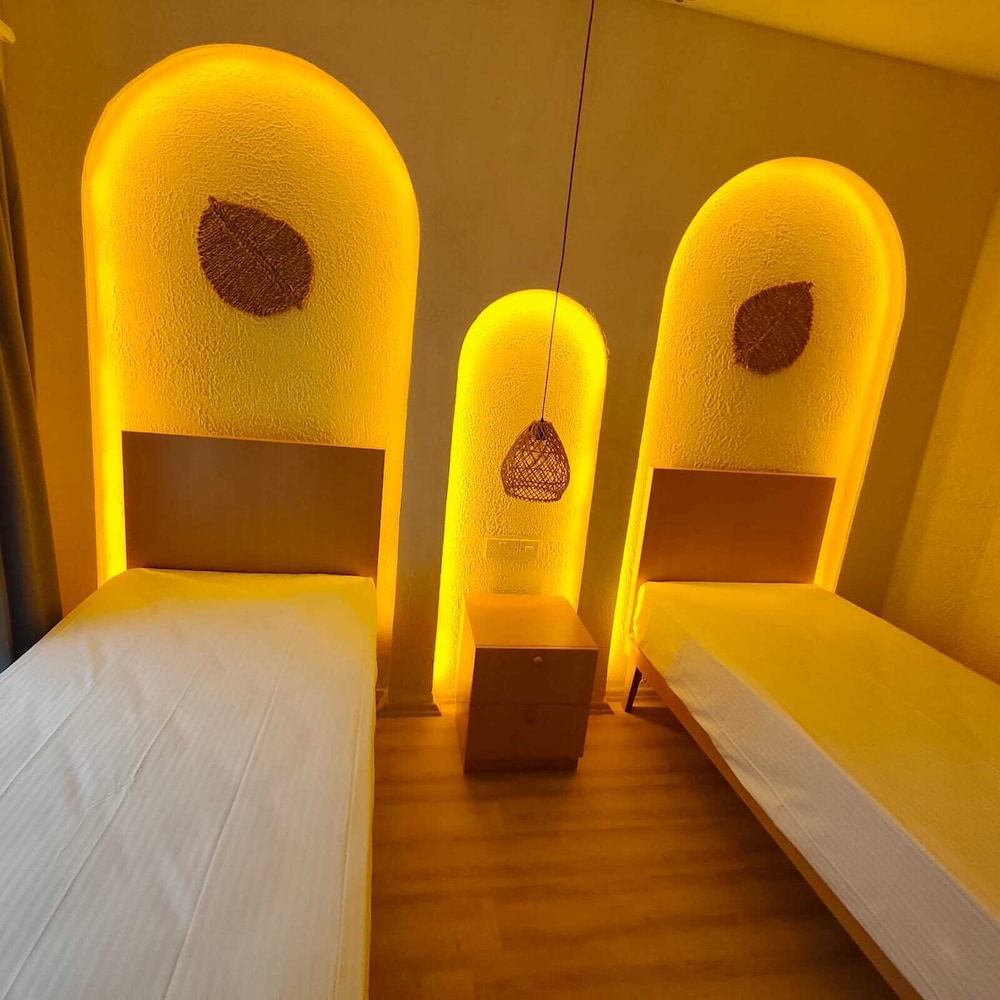 Avenue Hotel 20/46