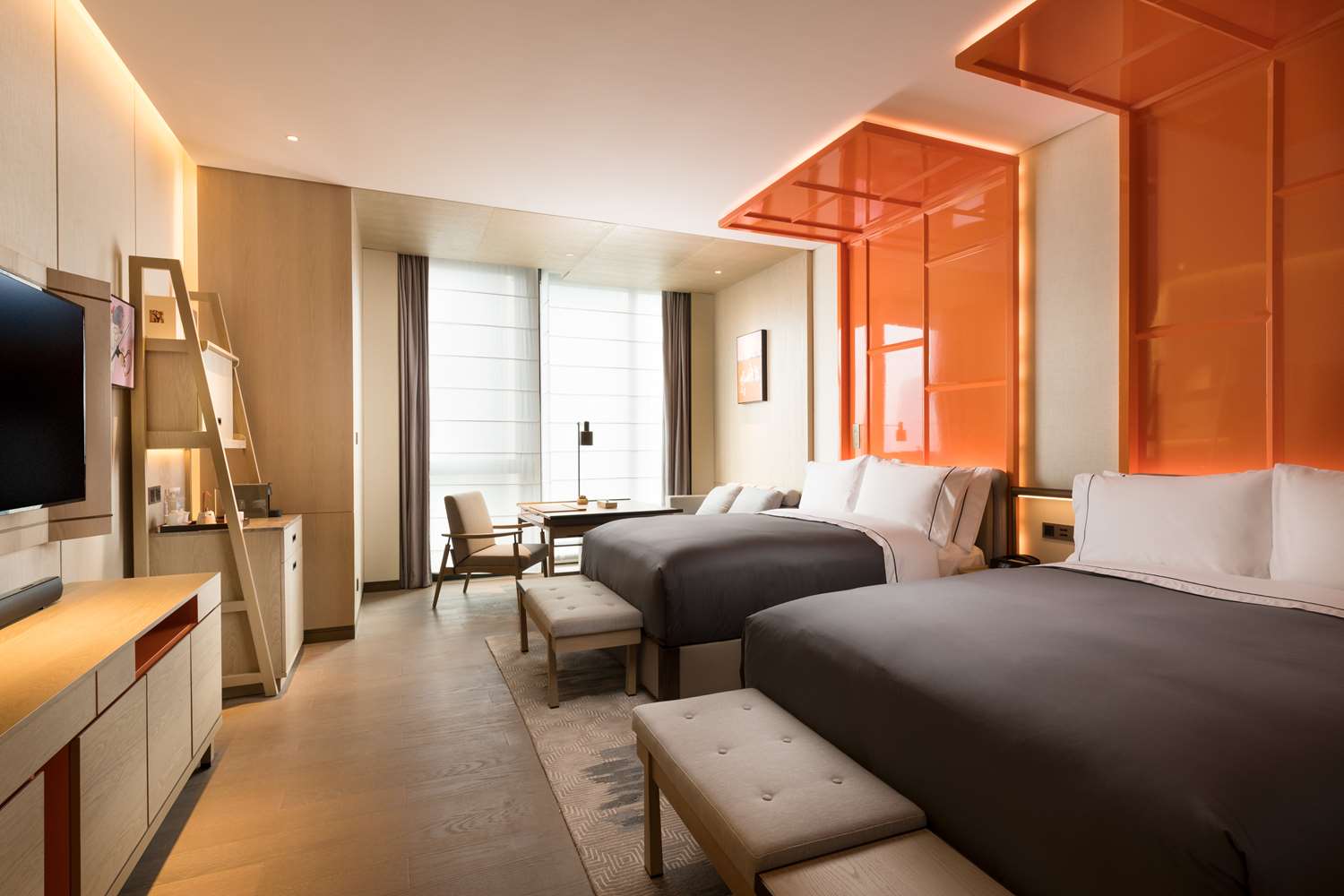 Skyline, 2 Queen Beds, Square View