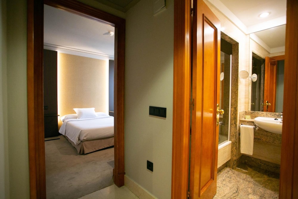 Hotel Sercotel Ciudad de Oviedo 4/39