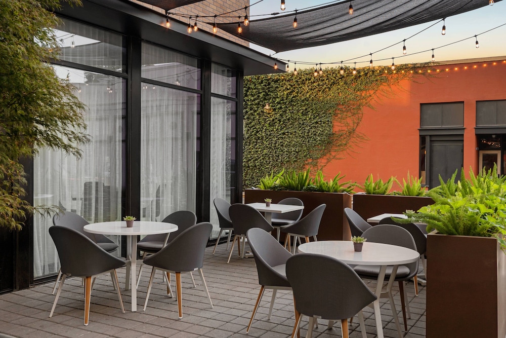 AC Hotel by Marriott Santa Rosa Sonoma Wine Country 36/55