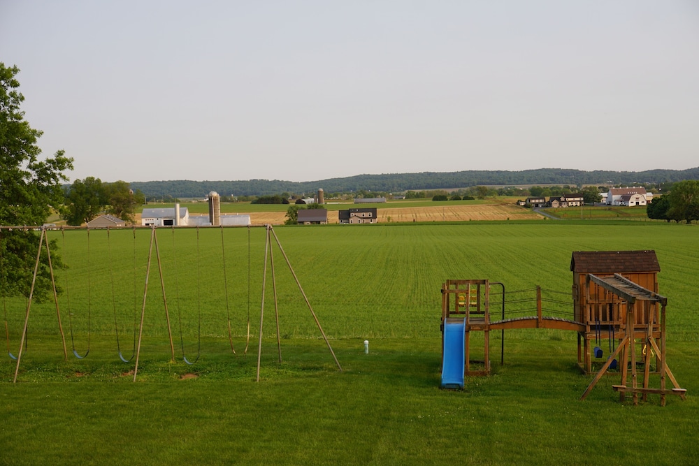 Harvest Drive Family Inn 43/68