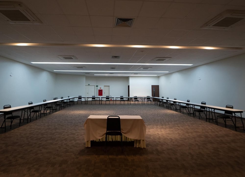 EXECUTIVE INN 43/50