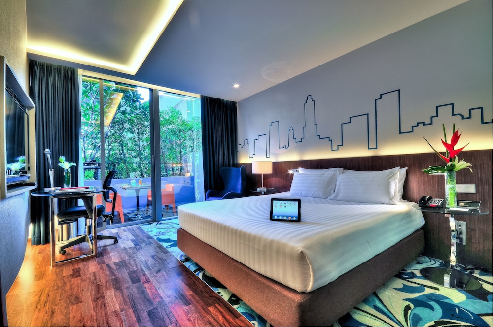 Galleria 10 Hotel Bangkok 11/56