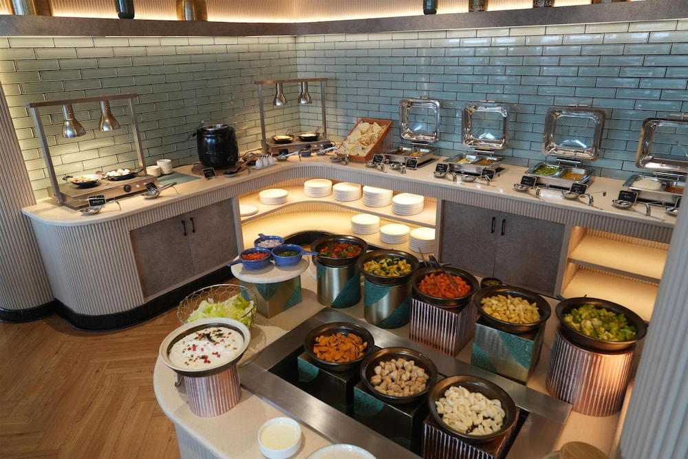 Park Inn & Suites by Radisson Bengaluru Yelahanka 50/50