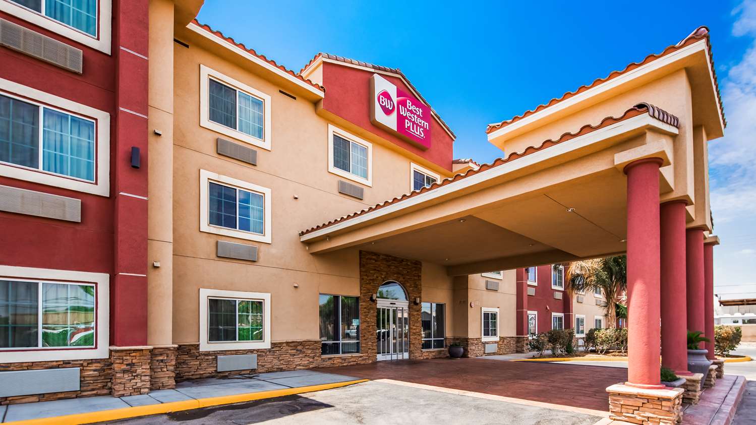 Best Western Plus Main Street Inn 2/38