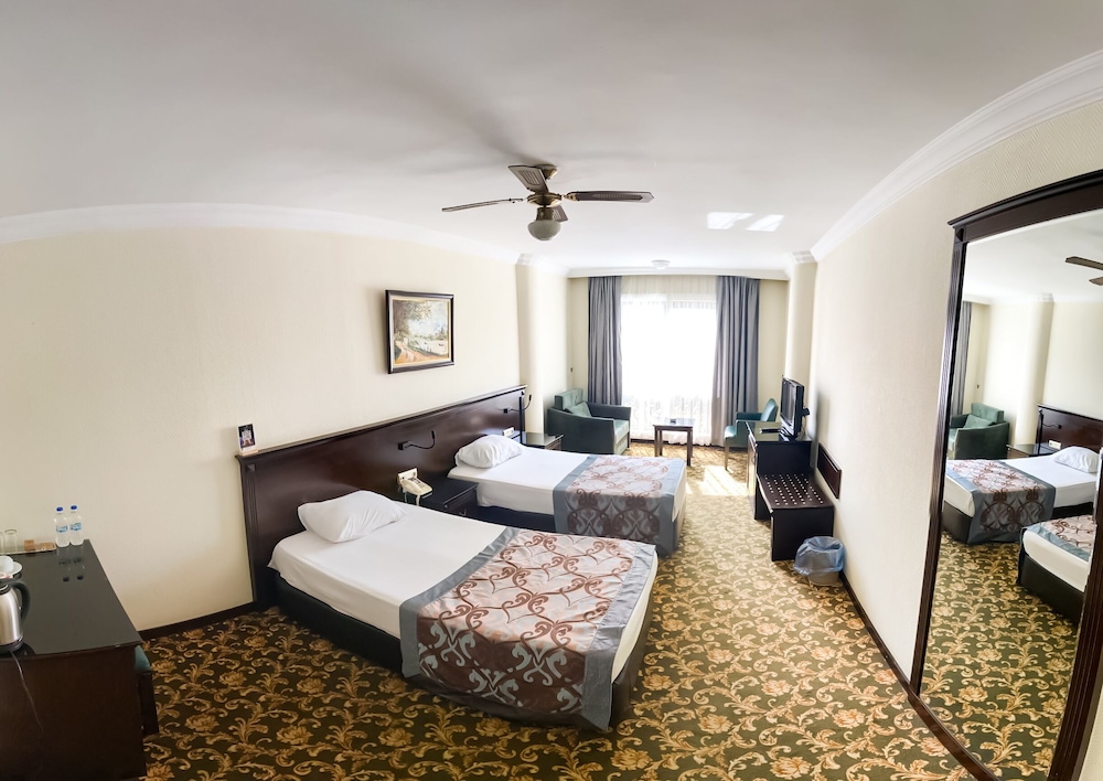 Omur Hotel 11/50