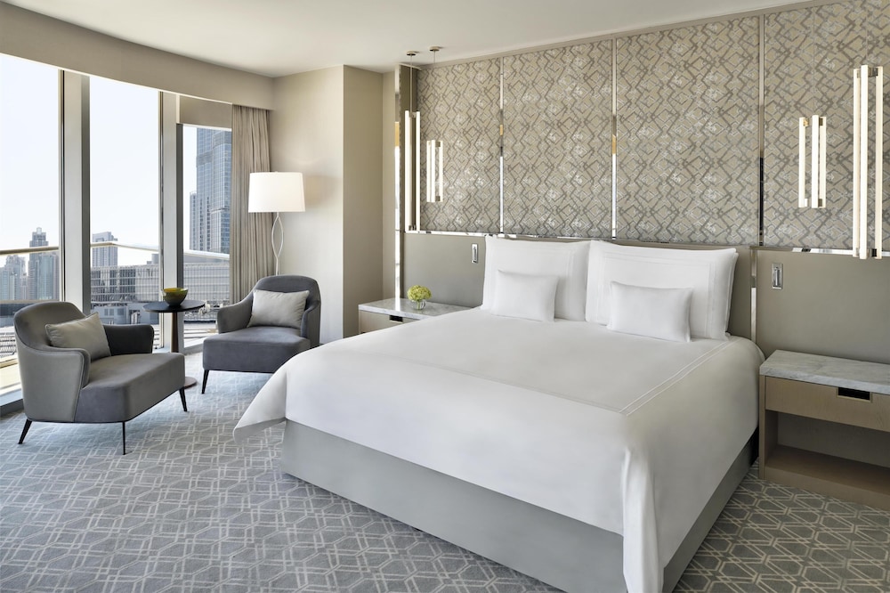 PREMIER, KING BED, CITY VIEW