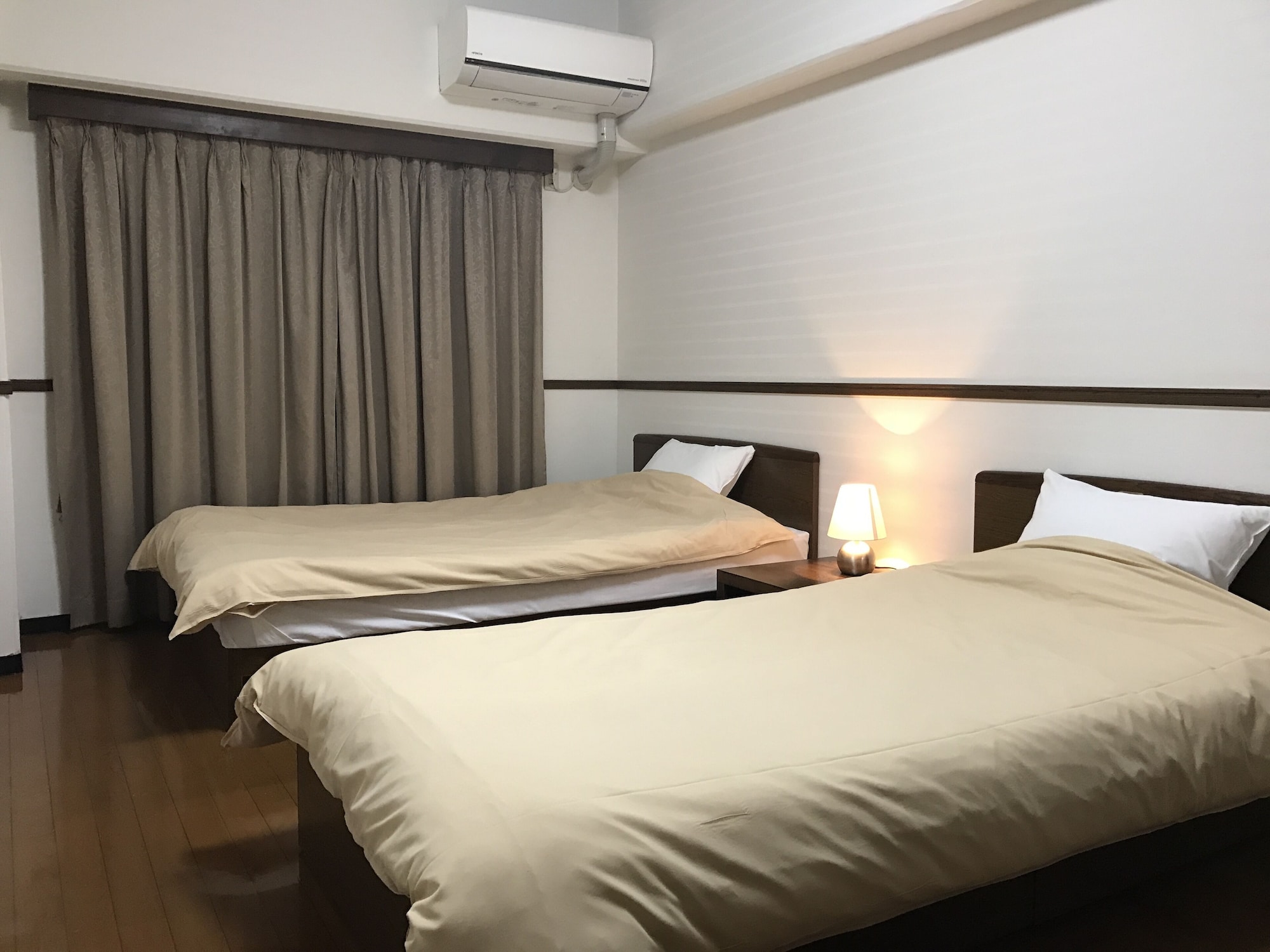 Compact, Twin Beds, Kitchenette